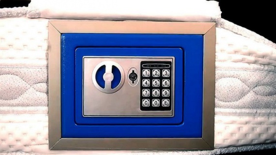 сейф для хранения денег в матрасе